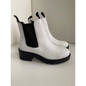 Secret Celebrity Chelsea style white black boots‎